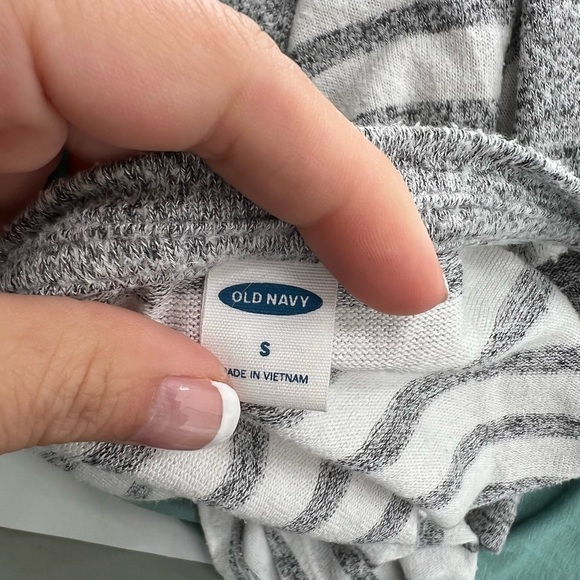 Old Navy Stripped Long Sleeve Ladies Small - Picture 4 of 5